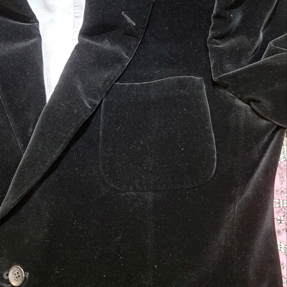 Black Velvet Vintage Halston Men's Dinner Jacket - Picture 6 of 10